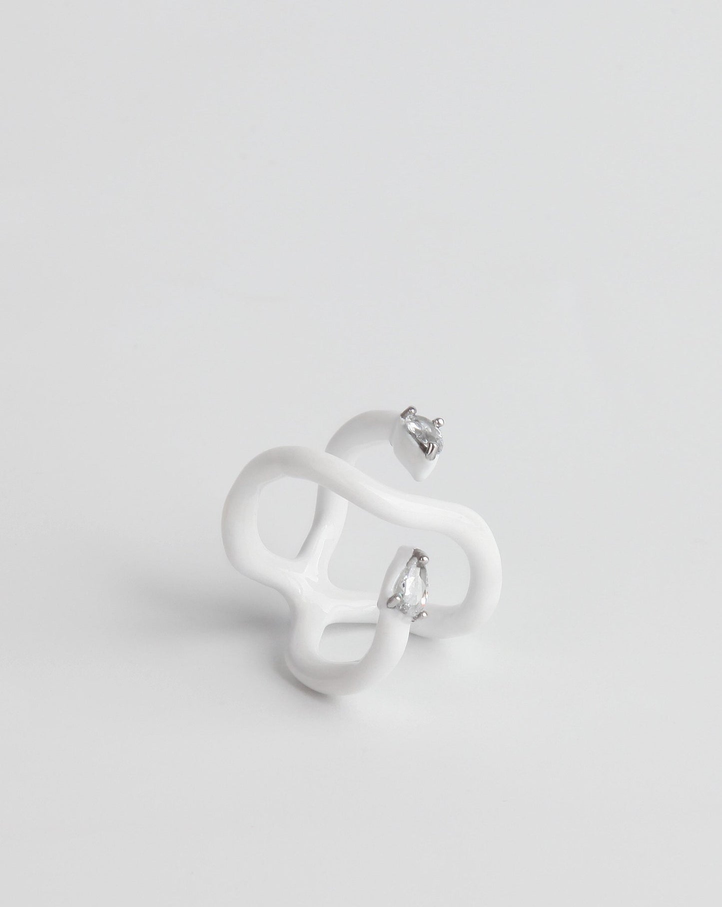 Essence White Ring