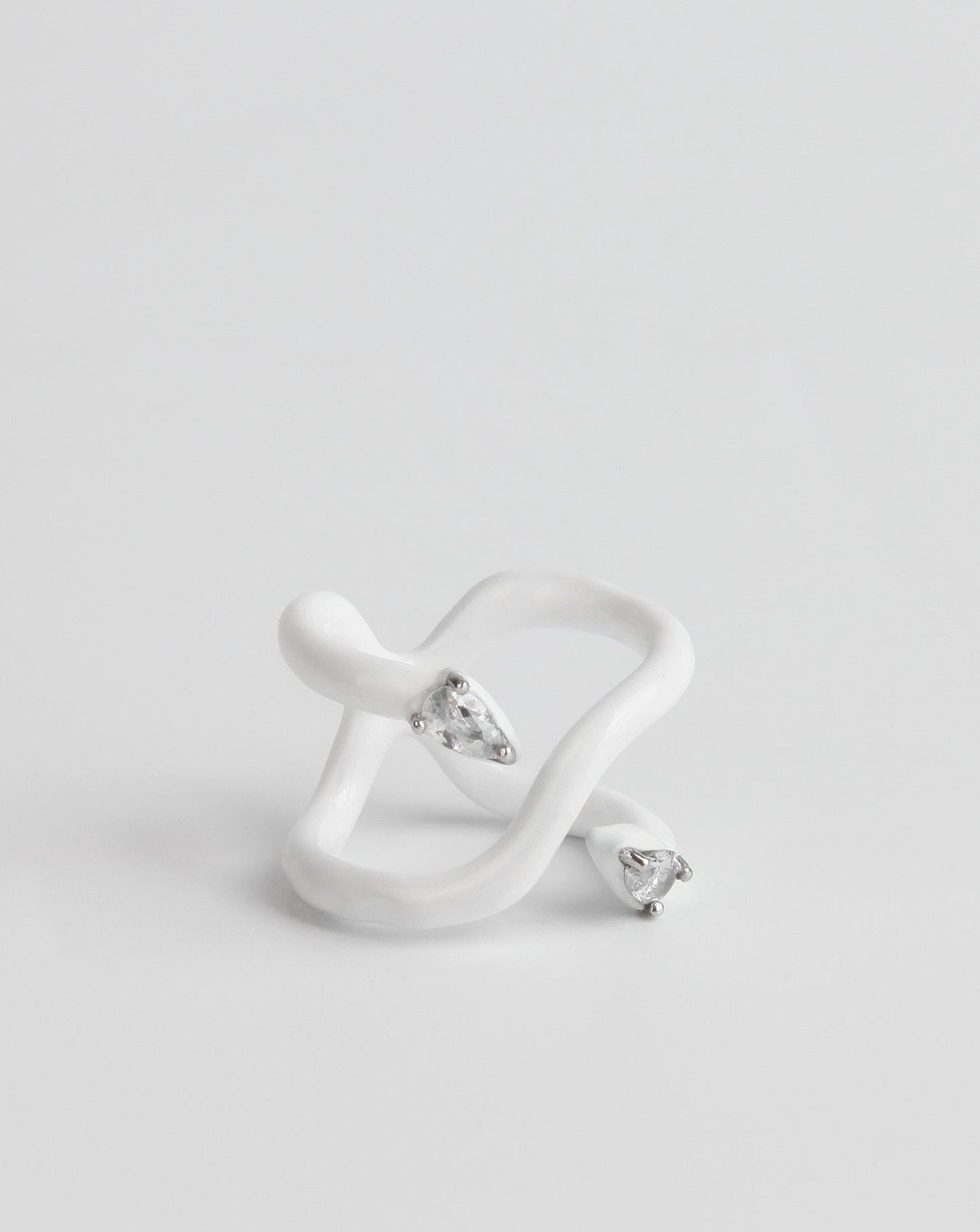Essence White Ring