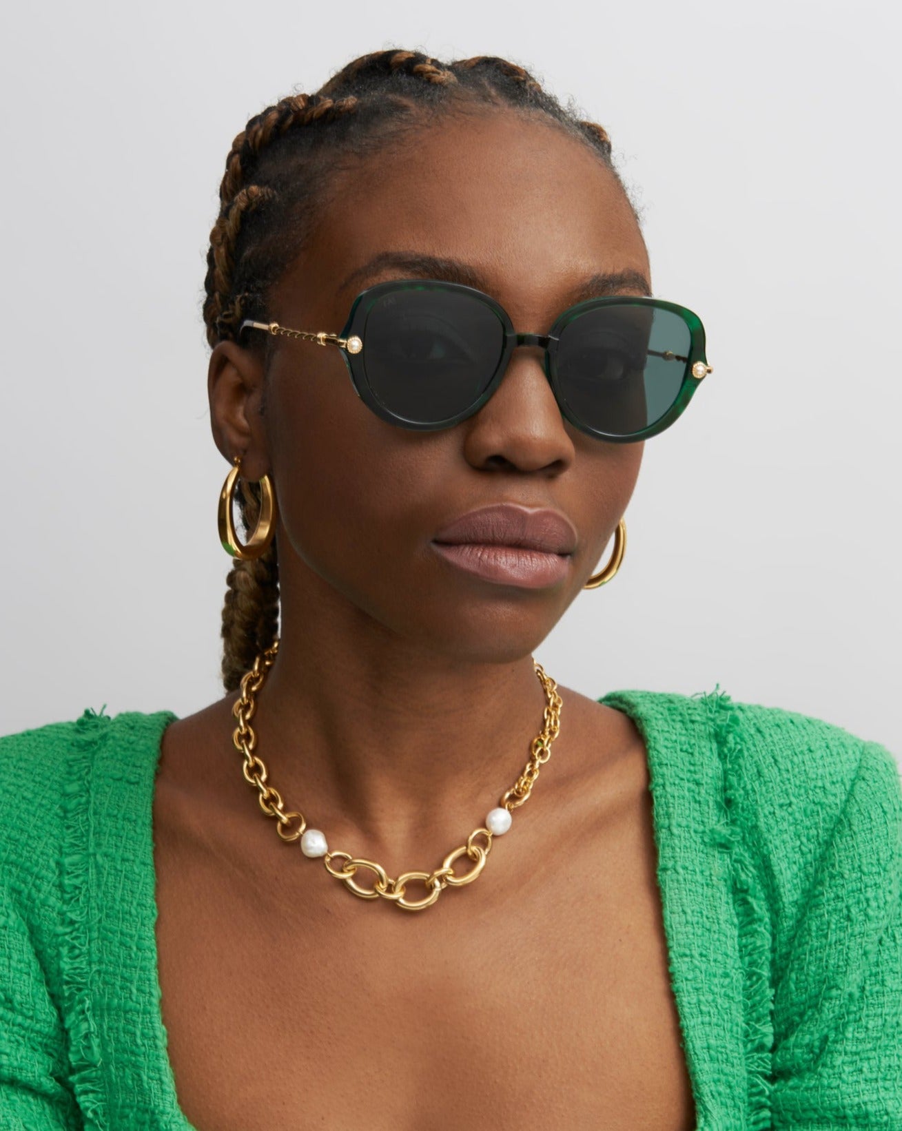 GREEN